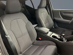 Grå Begagnad 2024 Volvo EX40 Performance SUV | 529 000 kr (Lite dyr)