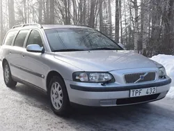 Ljusgrå (grå) Begagnad 2002 Volvo V70 Kombi | 35 000 kr (Dyr)