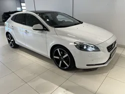 Vit Begagnad 2014 Volvo V40 Momentum Kombi | 147 900 kr (Marknadspris)