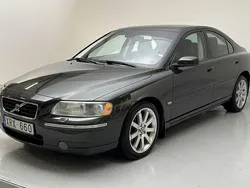 Mörkgrön Begagnad 2006 Volvo S60 Summum Sedan | 61 000 kr