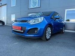 Blå Begagnad 2014 Kia Rio Halvkombi | 55 000 kr (Marknadspris)