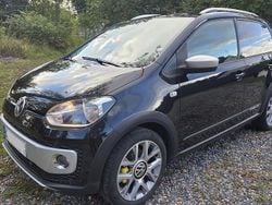 Svart Begagnad 2014 VW cross up! Halvkombi | 84 000 kr