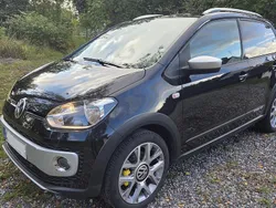 Svart Begagnad 2014 VW cross up! Halvkombi | 89 000 kr