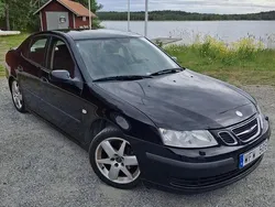 Svart Begagnad 2005 Saab 9-3 Linear Sedan | 22 000 kr (Marknadspris)