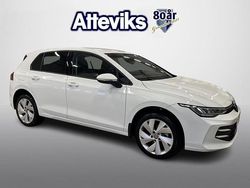 Vit Begagnad 2024 VW Golf VIII Edition Halvkombi | 299 900 kr (Marknadspris)