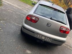 Grå Begagnad 2002 Seat Leon Halvkombi | 16 000 kr