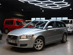 Silver Begagnad 2008 Volvo V50 Momentum Kombi | 109 900 kr (Dyr)