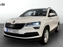 Vit (candy white) Begagnad 2021 Skoda Karoq Style SUV | 259 900 kr (Marknadspris)