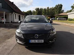 Grå Begagnad 2017 Volvo V60 Kombi | 137 000 kr (Marknadspris)