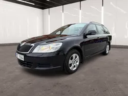 Svart Begagnad 2012 Skoda Octavia Ambiente Kombi | 59 900 kr (Bra pris)