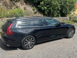 Svart Begagnad 2021 Volvo V60 Inscription Kombi | 239 000 kr (Superpris)