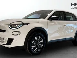 Vit (white) Ny 2025 Fiat 600 Lounge Halvkombi | 305 800 kr (Marknadspris)