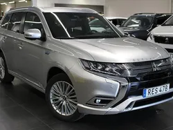 Silver Begagnad 2019 Mitsubishi Outlander P-HEV SUV | 258 800 kr (Marknadspris)