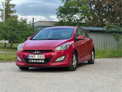 Röd Begagnad 2013 Hyundai i30 Sport Halvkombi | 39 900 kr (Marknadspris)