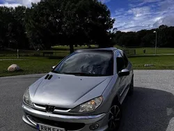 Grå Begagnad 2000 Peugeot 206 Halvkombi | 21 900 kr (Dyr)