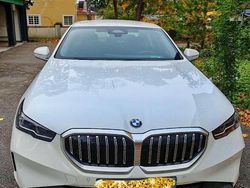Vit Begagnad 2024 BMW 520 Sedan | 415 000 kr