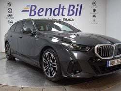 Sophisto grey brilliant effect Begagnad 2024 BMW 530e M Sport Kombi | 614 500 kr (Marknadspris)