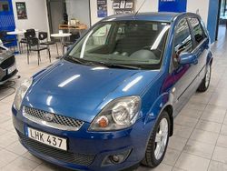 Blå (blå met) Begagnad 2007 Ford Fiesta Halvkombi | 29 400 kr (Lite dyr)