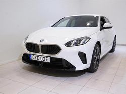 Vit Begagnad 2025 BMW 120 M Sport Halvkombi | 374 800 kr