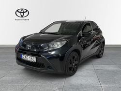 Svart Begagnad 2022 Toyota Aygo X X-play SUV | 159 900 kr (Marknadspris)