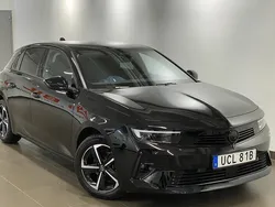 Svart (diamond black) Begagnad 2022 Opel Astra GS Line Halvkombi | 259 900 kr (Marknadspris)
