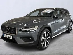 Begagnad 2023 Volvo V60 CC Kombi | 429 000 kr (Marknadspris)
