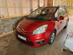 Röd Begagnad 2013 Citroën Grand C4 Picasso Minibuss | 59 900 kr (Marknadspris)