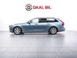 Ljusblå Begagnad 2017 Volvo V90 Performance Kombi | 209 700 kr (Marknadspris)