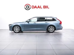 Ljusblå Begagnad 2017 Volvo V90 Performance Kombi | 219 700 kr (Marknadspris)