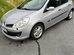Grå Begagnad 2007 Renault Clio R.S. Halvkombi | 29 000 kr (Marknadspris)