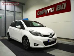 Vit Begagnad 2014 Toyota Yaris Multidrive S Halvkombi | 130 000 kr (Lite dyr)