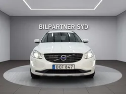 Vit Begagnad 2017 Volvo XC60 Momentum SUV | 229 900 kr (Superpris)