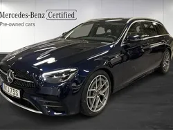 Mörkblå (blue) Begagnad 2021 Mercedes E220 AMG Kombi | 329 900 kr (Marknadspris)