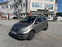 Grå Begagnad 2003 Toyota Yaris Halvkombi | 49 900 kr (Lite dyr)
