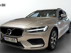 Ljusgrå Begagnad 2022 Volvo V60 Core Kombi | 334 900 kr (Bra pris)