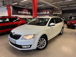 Vit Begagnad 2015 Skoda Octavia Kombi | 64 900 kr (Marknadspris)