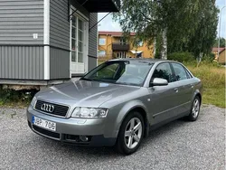 Grå Begagnad 2003 Audi A4 Comfort Sedan | 17 999 kr (Marknadspris)