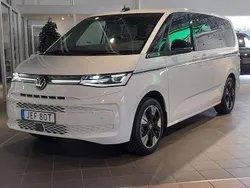 Vit (candyvit) Ny 2025 VW Multivan Style Minibuss | 835 075 kr (Lite dyr)