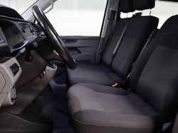 Deep black pärleffekt Begagnad 2022 VW T6.1 Van | 499 000 kr (Dyr)