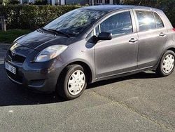 Grå Begagnad 2009 Toyota Yaris Halvkombi | 19 600 kr (Bra pris)