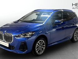 Blå (blue) Begagnad 2024 BMW 225 Comfort Edition Kombi | 468 700 kr