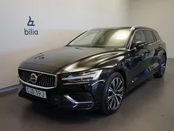 Svart Begagnad 2023 Volvo V60 Core Kombi | 349 500 kr (Marknadspris)