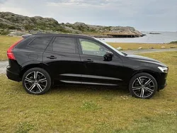 Svart Begagnad 2021 Volvo XC60 R-Design SUV | 449 000 kr (Marknadspris)