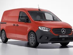 Röd Ny 2025 Mercedes Citan 110 Edition Van | 349 875 kr (Marknadspris)