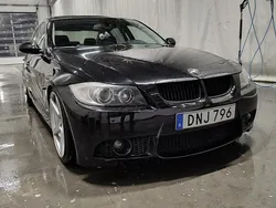 Svart Begagnad 2005 BMW 330 Sedan | 35 000 kr