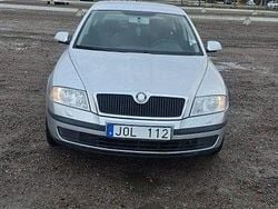 Begagnad 2008 Skoda Octavia Halvkombi | 25 000 kr (Marknadspris)