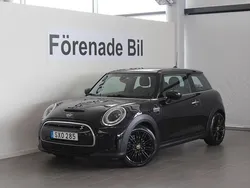 Svart Begagnad 2022 Mini Cooper SE Halvkombi | 209 000 kr (Marknadspris)