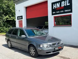 Grå Begagnad 2004 Volvo V40 Kombi | 9 900 kr (Marknadspris)