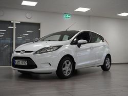 Vit Begagnad 2010 Ford Fiesta Halvkombi | 38 800 kr (Marknadspris)