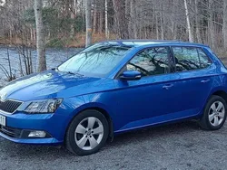 Blå Begagnad 2018 Skoda Fabia Style Halvkombi | 78 000 kr (Marknadspris)